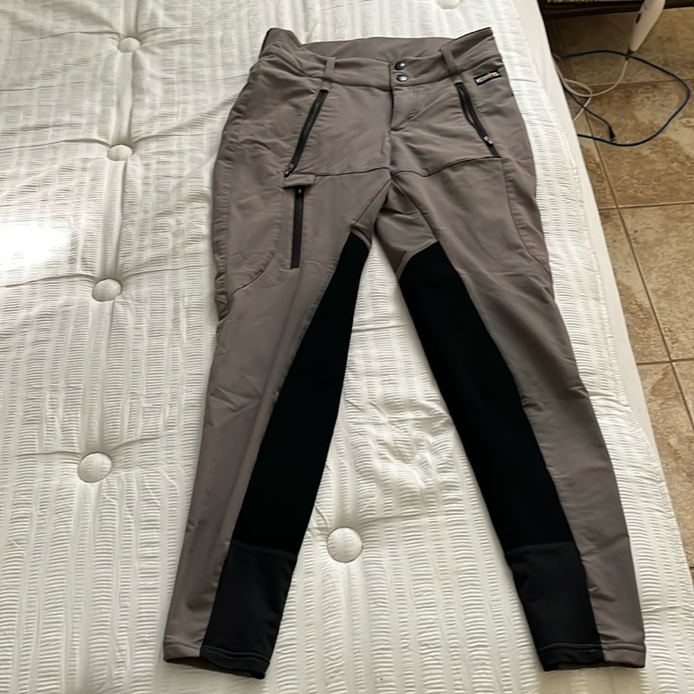 EUC Kerrits light weight riding breech